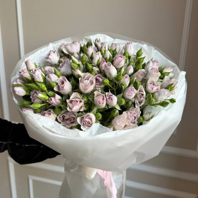 Моно букет из кустовых роз