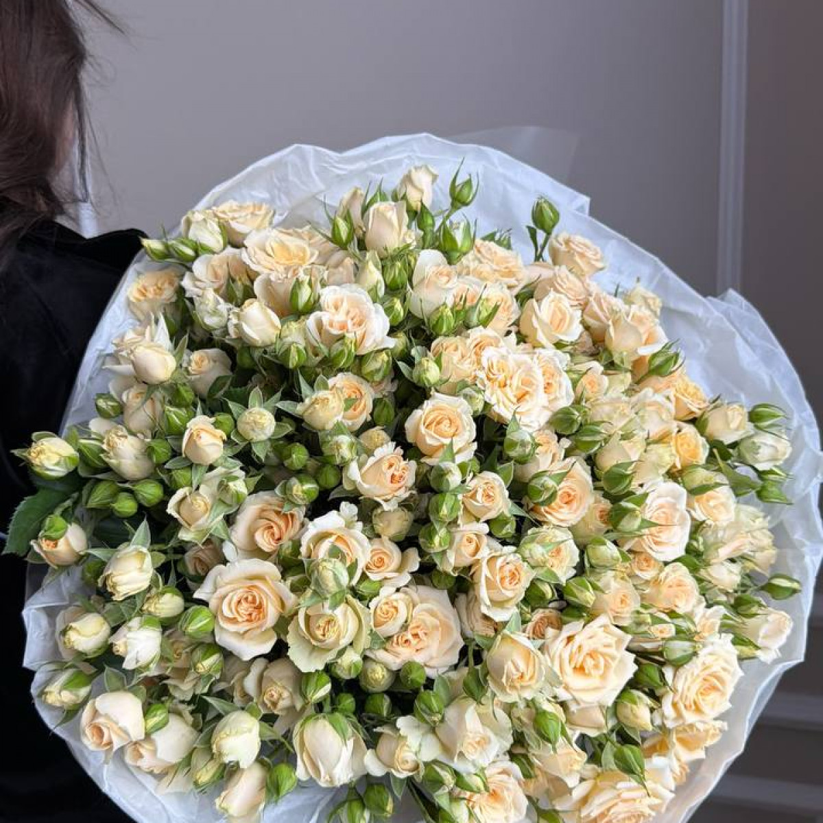 Моно букет из кустовых роз