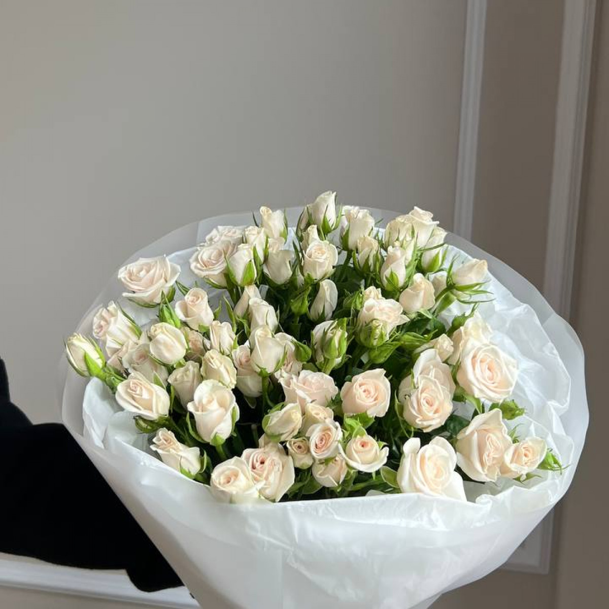 Моно букет из кустовых роз